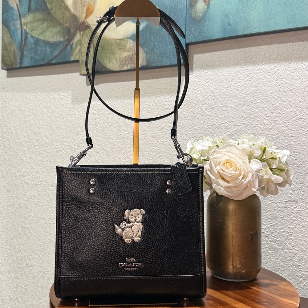 Coach Dempsey Tote 22 With Happy Dog CD448 NWT